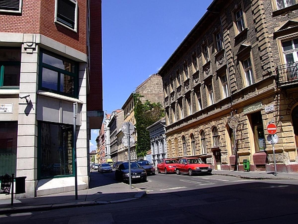 Cozy & Quiet Apartment Near Kiraly Street Free Parking, Ac, Perfect For 4 Guests! Budapest Eksteriør bilde