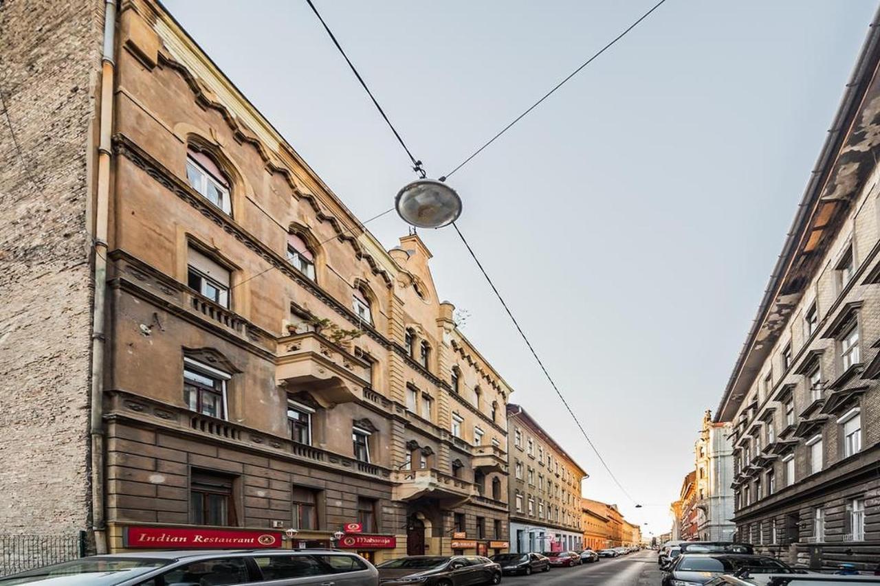 Cozy & Quiet Apartment Near Kiraly Street Free Parking, Ac, Perfect For 4 Guests! Budapest Eksteriør bilde